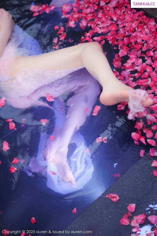   [XiuRen]高清写真图 2025.01.17 No.9778 桃妖夭 浴池美腿第97张图片